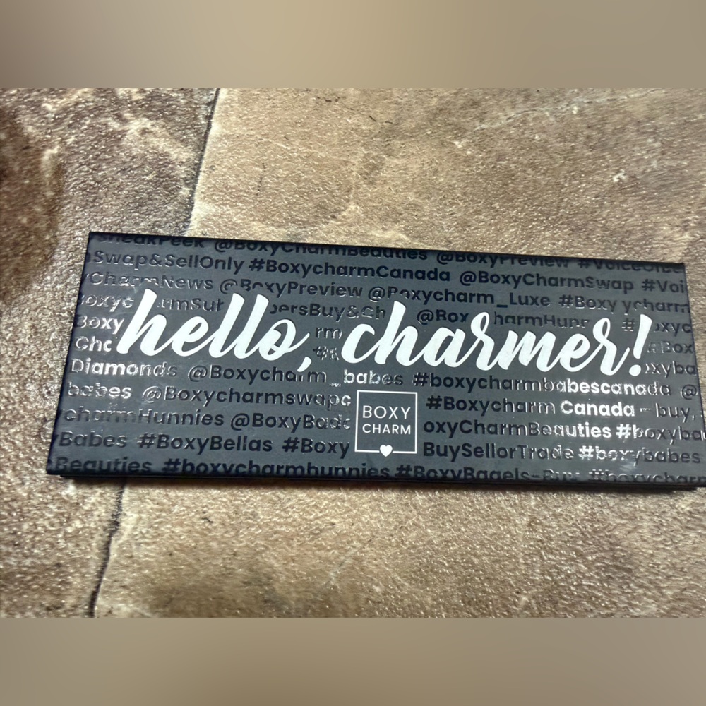 BoxyCharm Black Makeup Palette